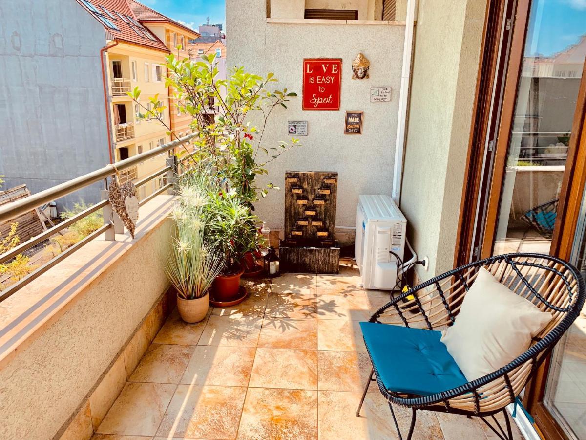 Sunny Deluxe Apt. & Terrace Budapest Exterior photo