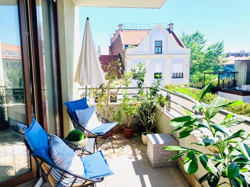 Sunny Deluxe Apt. & Terrace Budapest Exterior photo